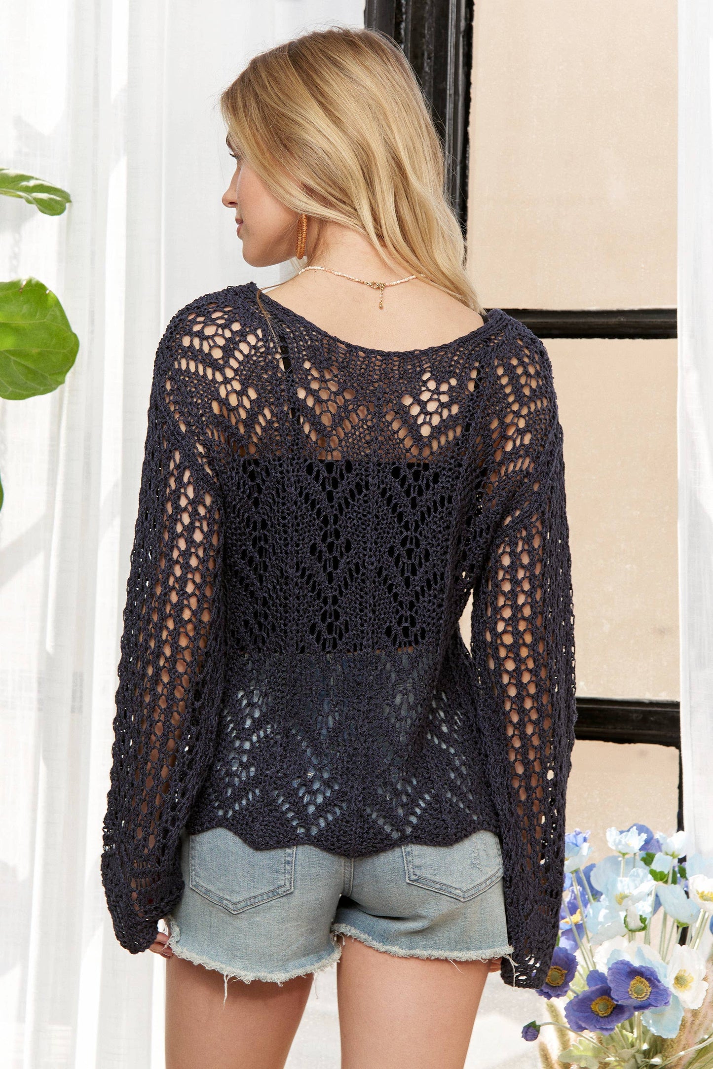 CESW3797WN- LONG SLEEVES ROUND NECK CROCHET TOP