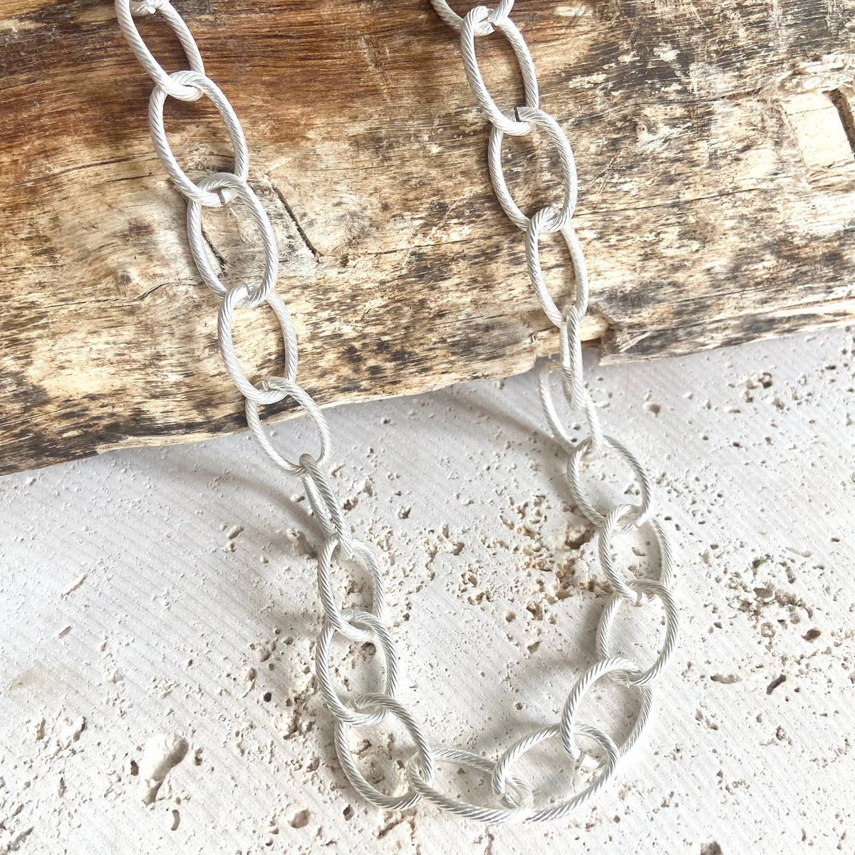 Matte silver chunky oval chain necklace