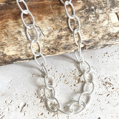 Matte silver chunky oval chain necklace
