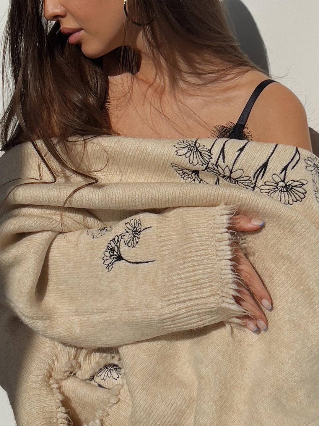 Loose Flower Embroidery Design Contrast Color Sweater