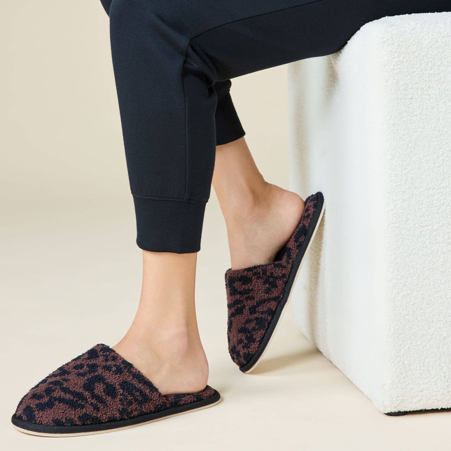 Marshmallow Cozy Lounge Leopard Slippers
