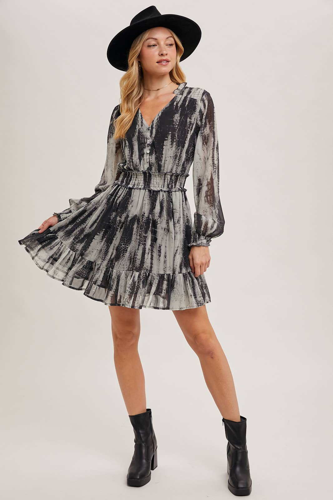 ANIMAL PRINT LONG SLEEVED V-NECK MINI DRESS