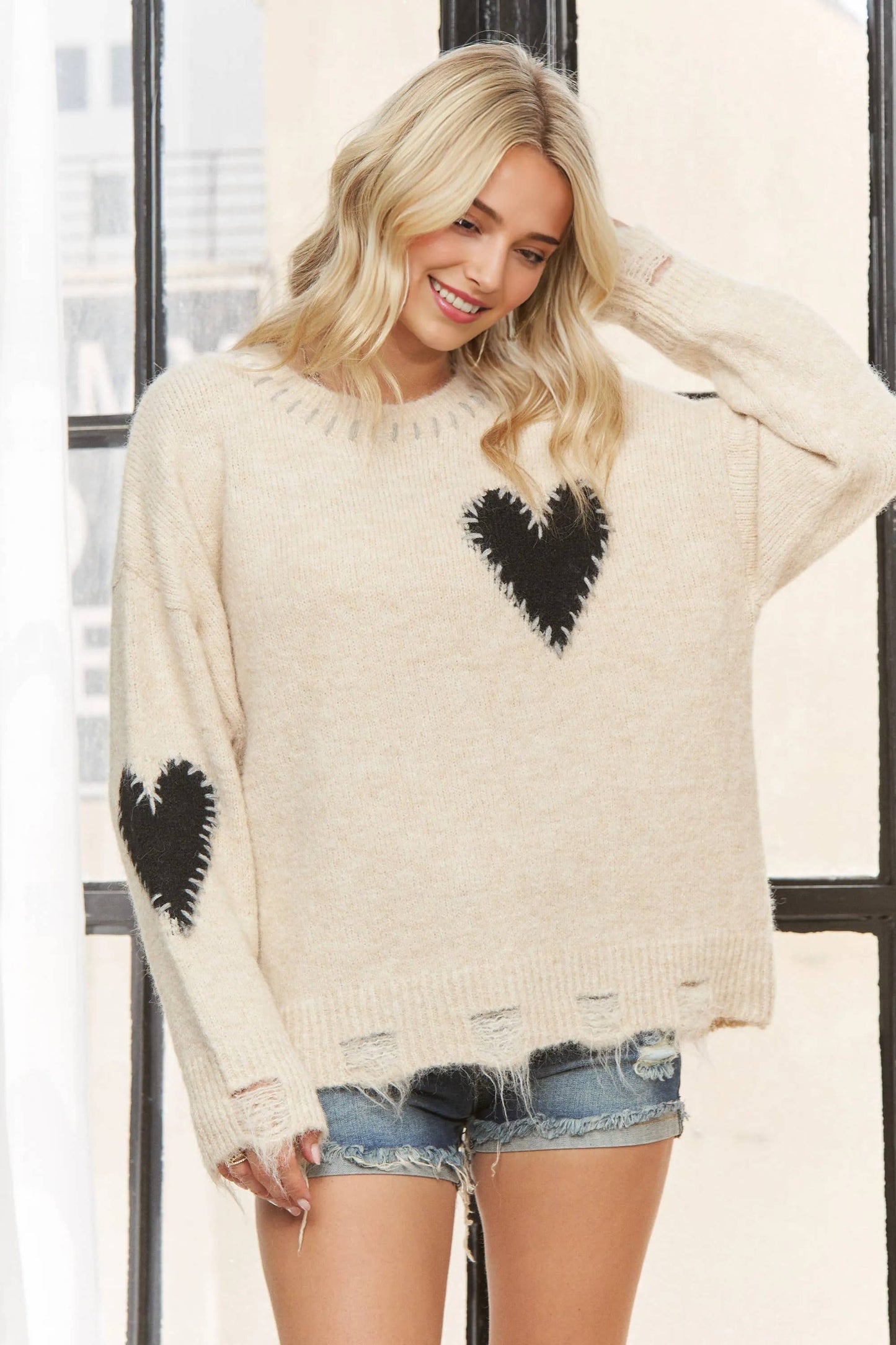 CESW3934- LONG SLEEVE HEART PATCH KNIT SWEATER
