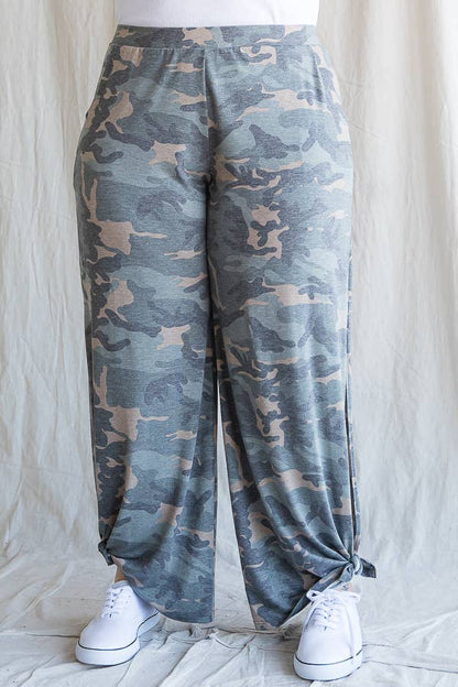 [PLUS SIZE] Camo Print Plus-Size Women's Pants P3585XL