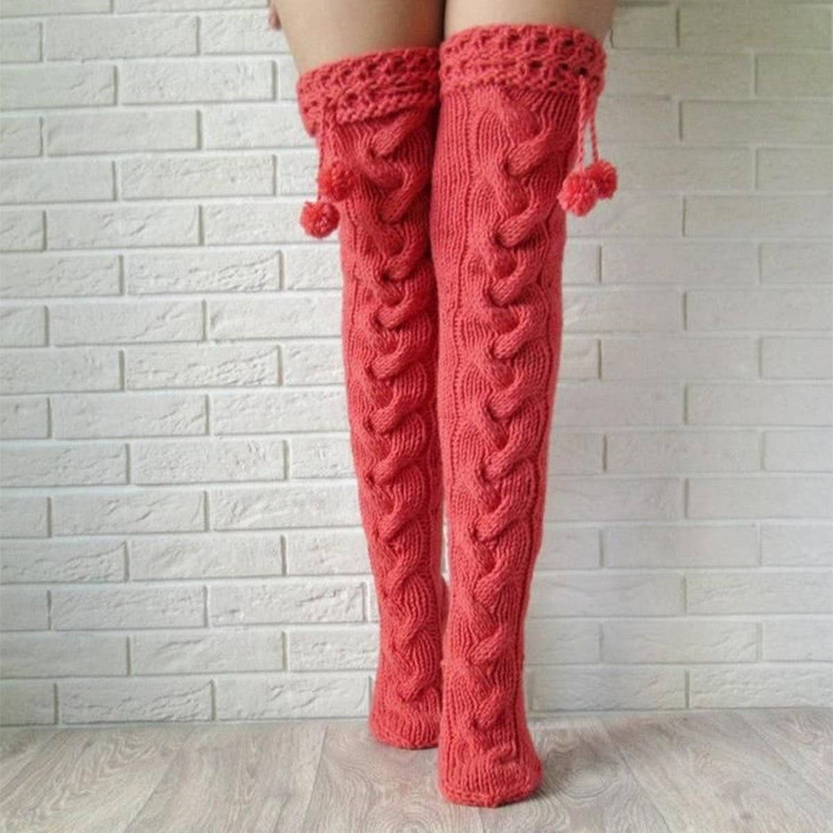 OVER-THE-KNEE LONG SOCKS WITH POMPOMS_CWMS0845