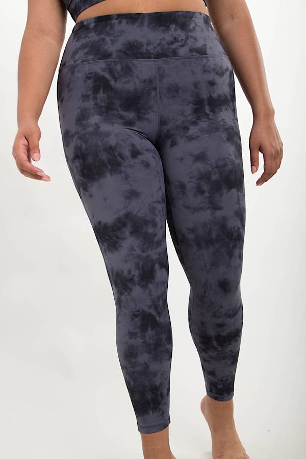 PLUS SIZE ACTIVEWEAR TIE DYE LEGGINGS: Taupe / XL