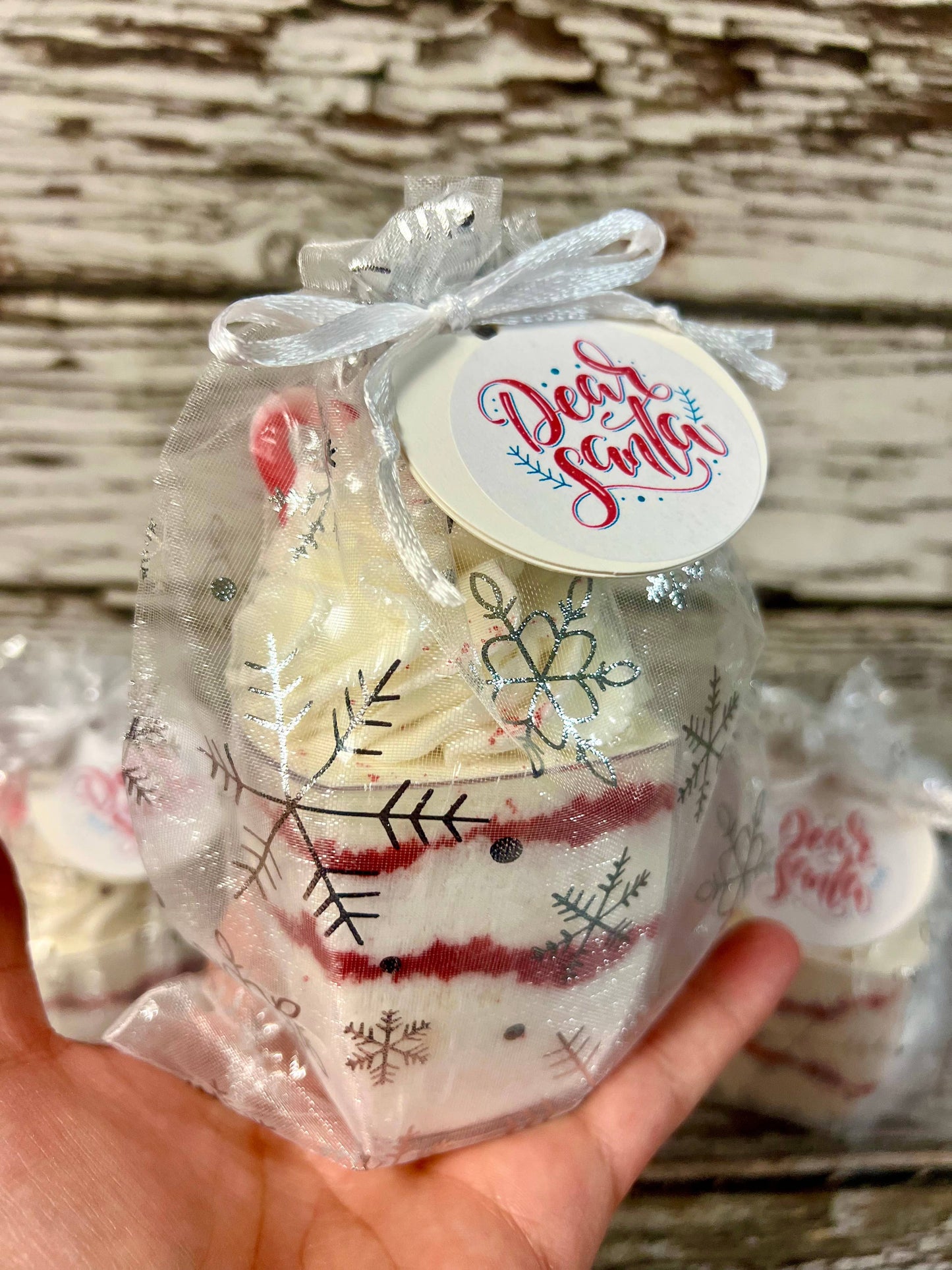 Dear Santa Bath Bomb w/ Bubble Frosting