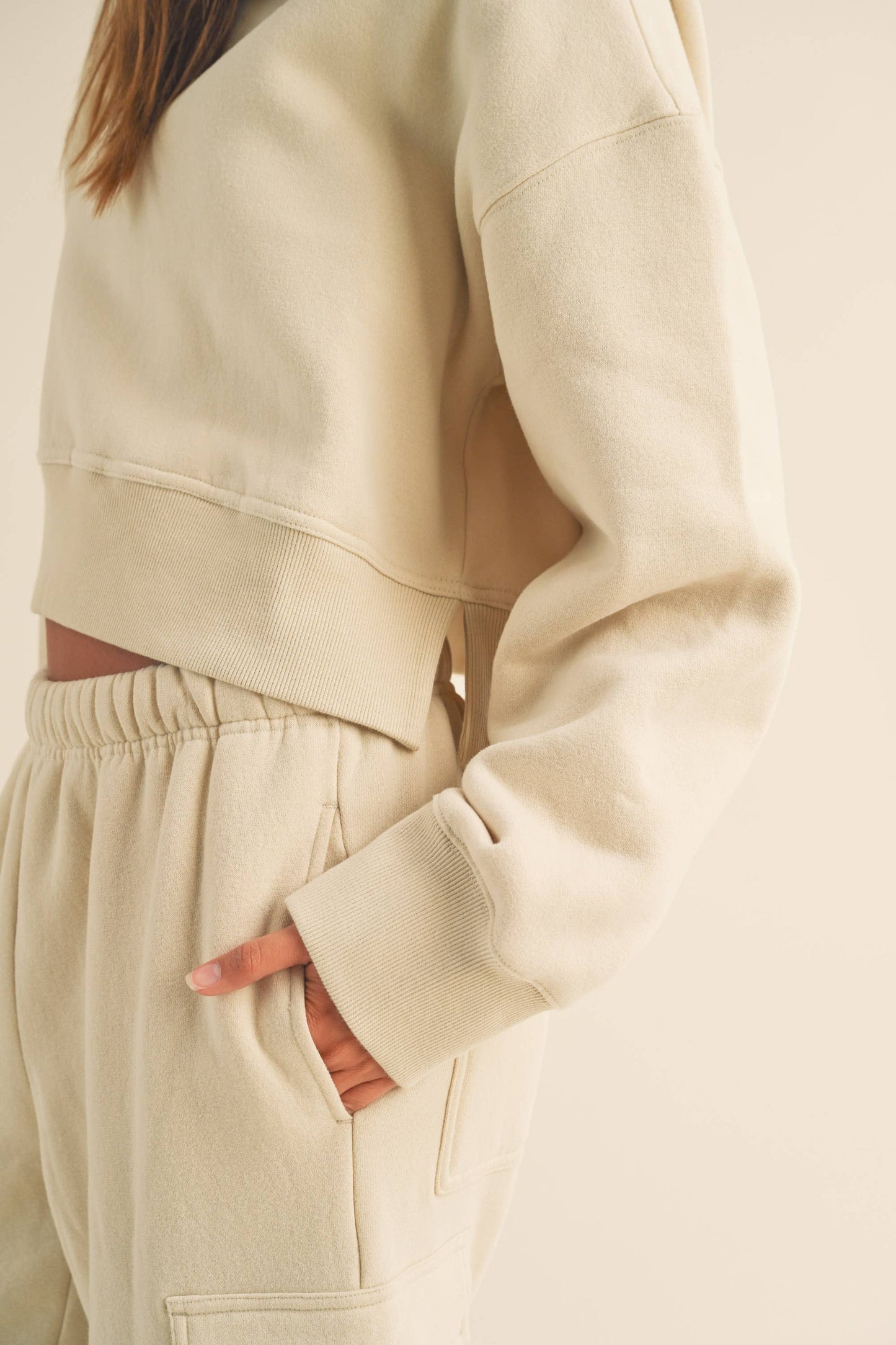 FLEECE SWEATSHIRT WITH HOODIE: BLACK / S T3134ST