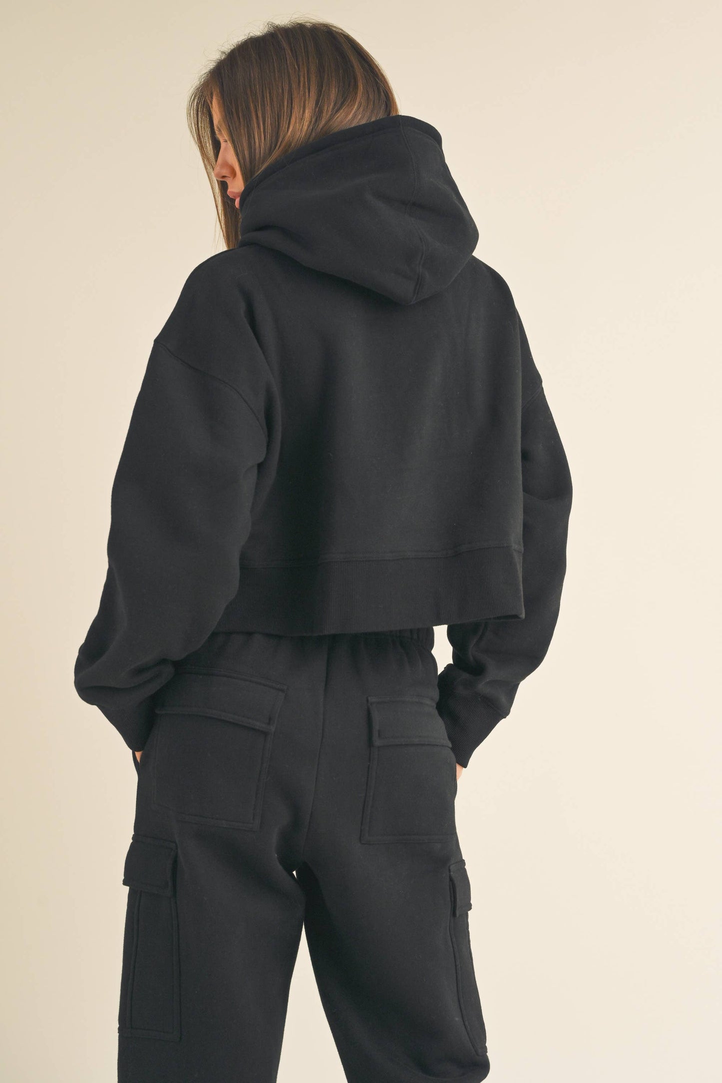 FLEECE SWEATSHIRT WITH HOODIE: BLACK / S T3134ST