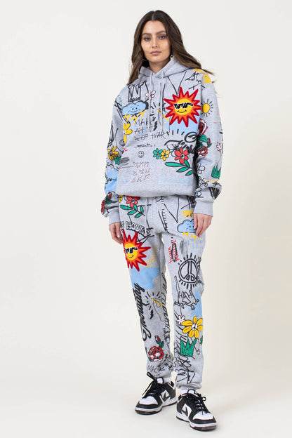 ALLOVER HAND DRAWING & CHENILLE PATCH JOGGER PANTS: GREY / S