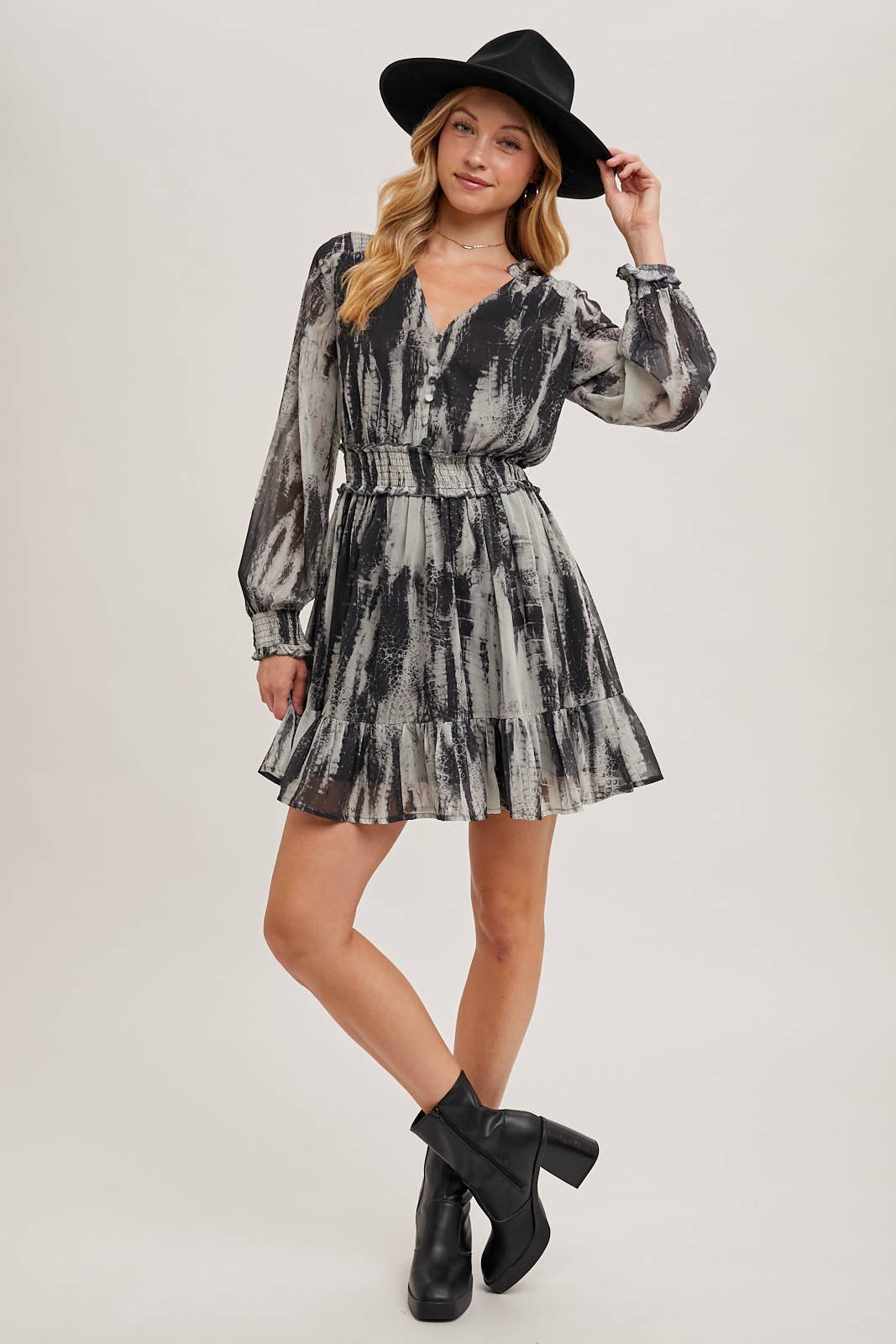 ANIMAL PRINT LONG SLEEVED V-NECK MINI DRESS