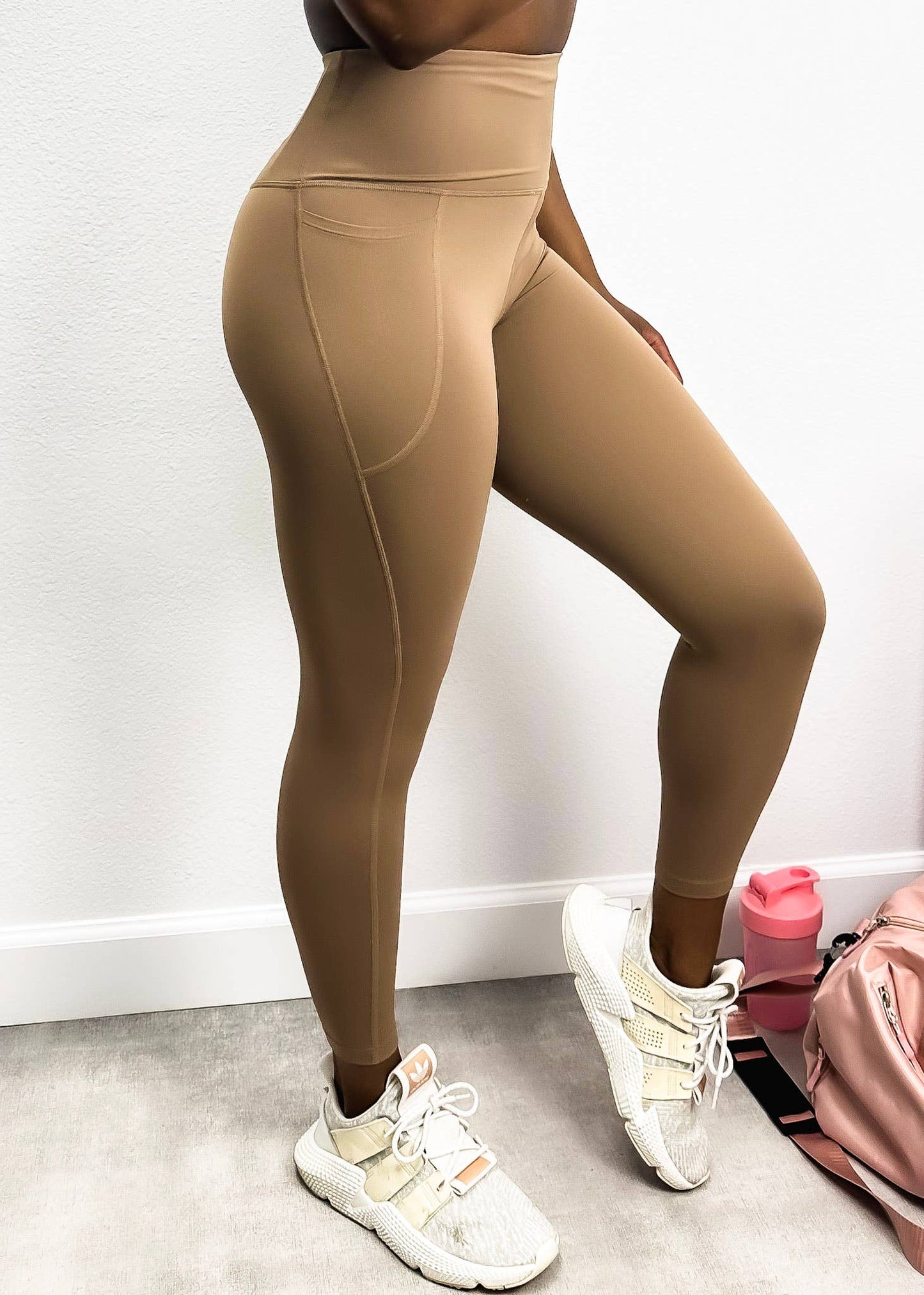 Soft Buttery High Waisted Fitness Leggings with Pockets: Cacao / Medium 6-8