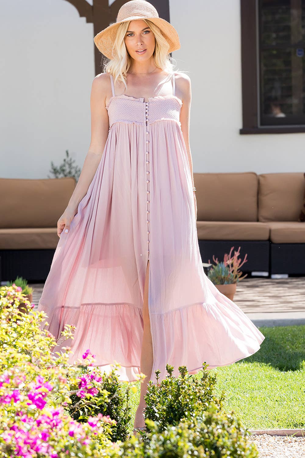 FLOWY  SMOCKED BUTTON DOWN MAXI DRESS: BLACK / S