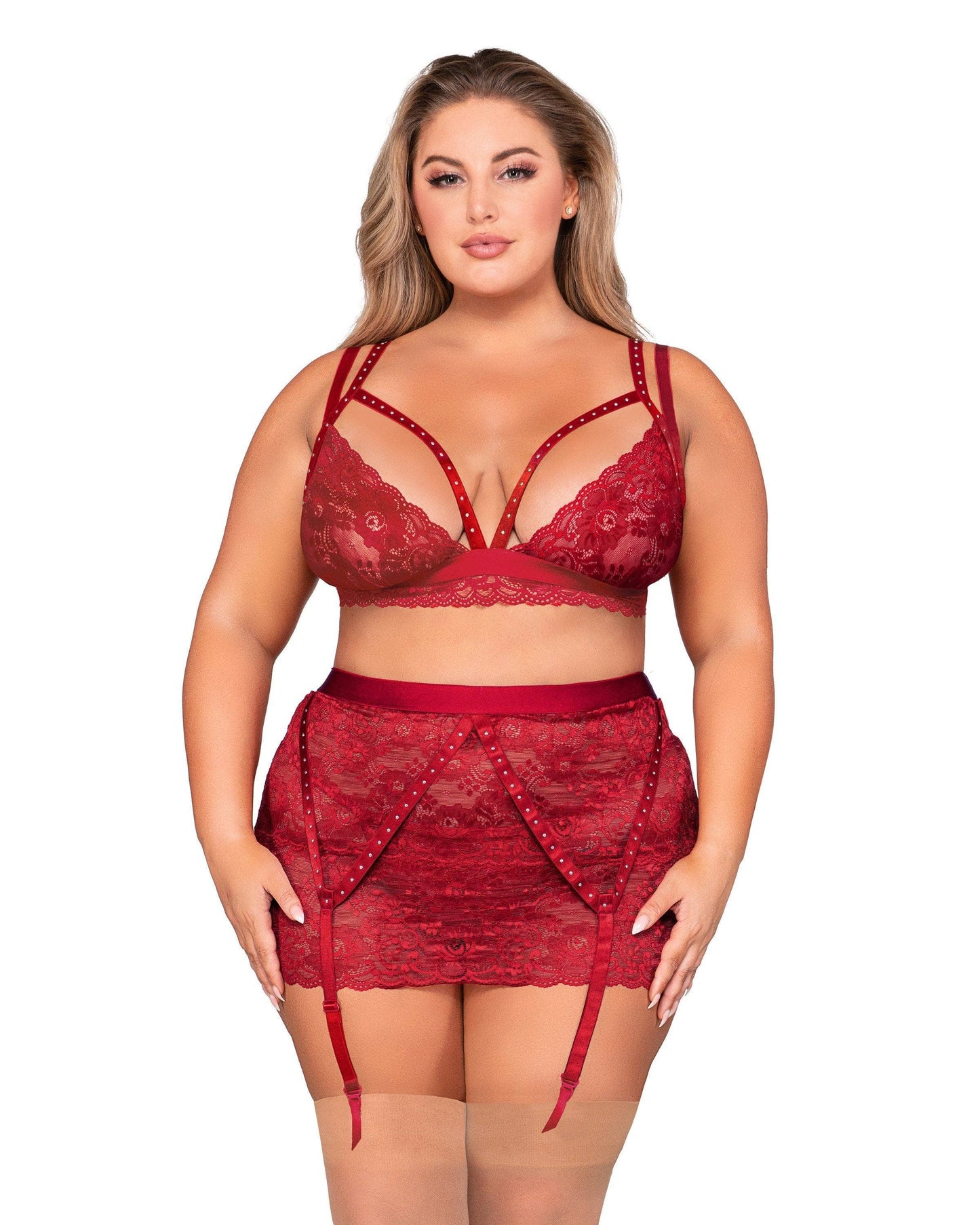 Plus Size Scalloped Lace Bralette, Garterskirt & G-String Se: Garnet / 1X