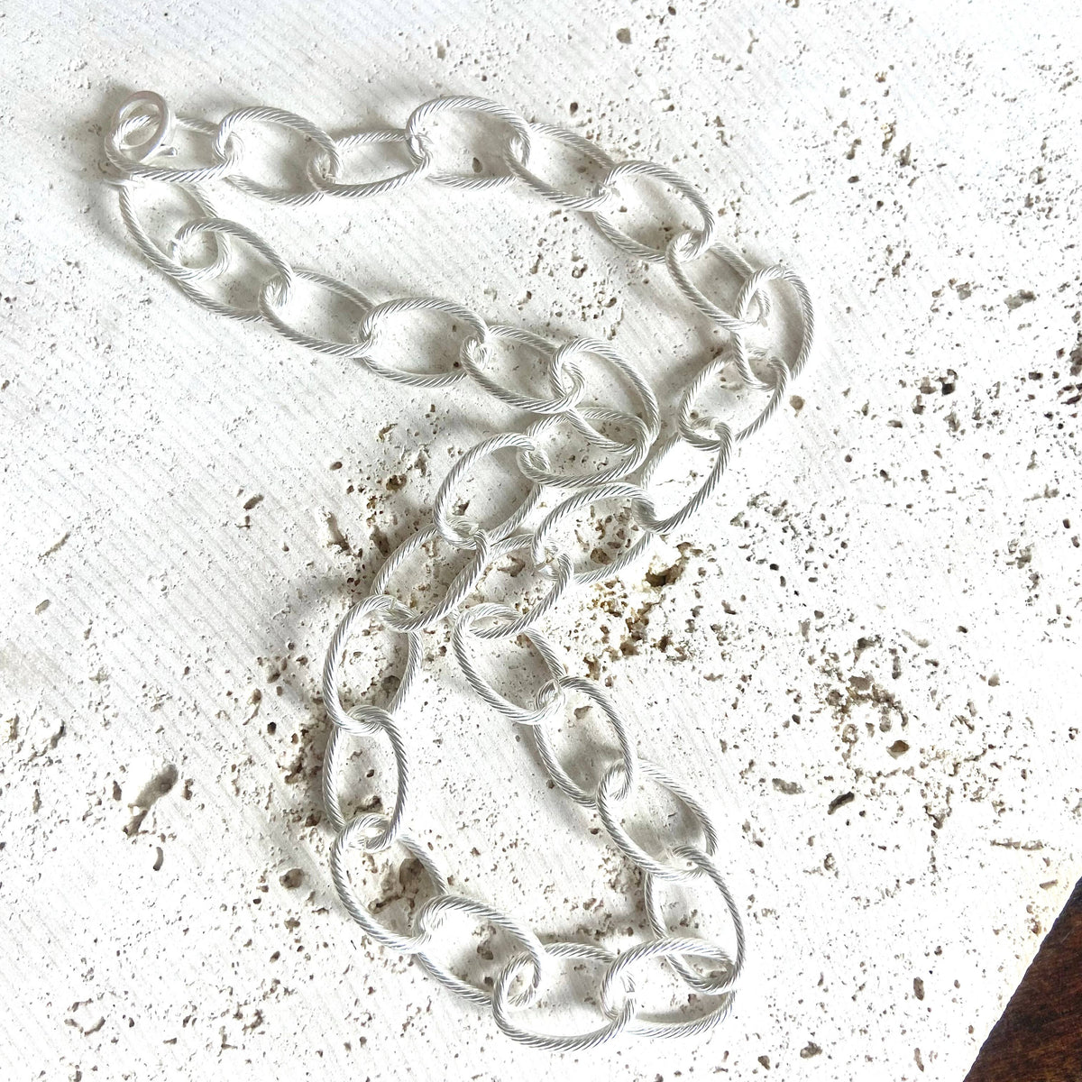 Matte silver chunky oval chain necklace