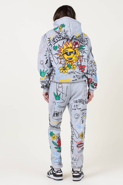 ALLOVER HAND DRAWING & CHENILLE PATCH JOGGER PANTS: GREY / S