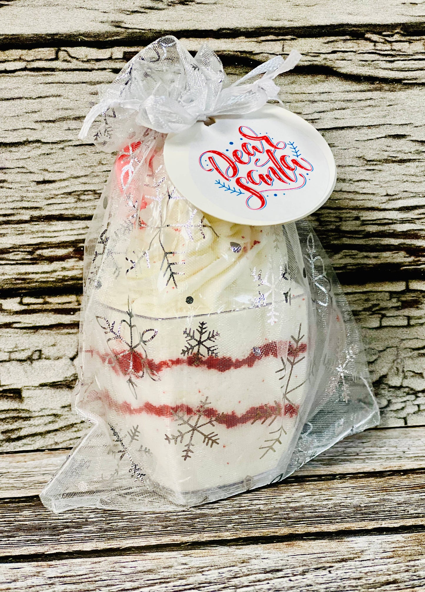 Dear Santa Bath Bomb w/ Bubble Frosting