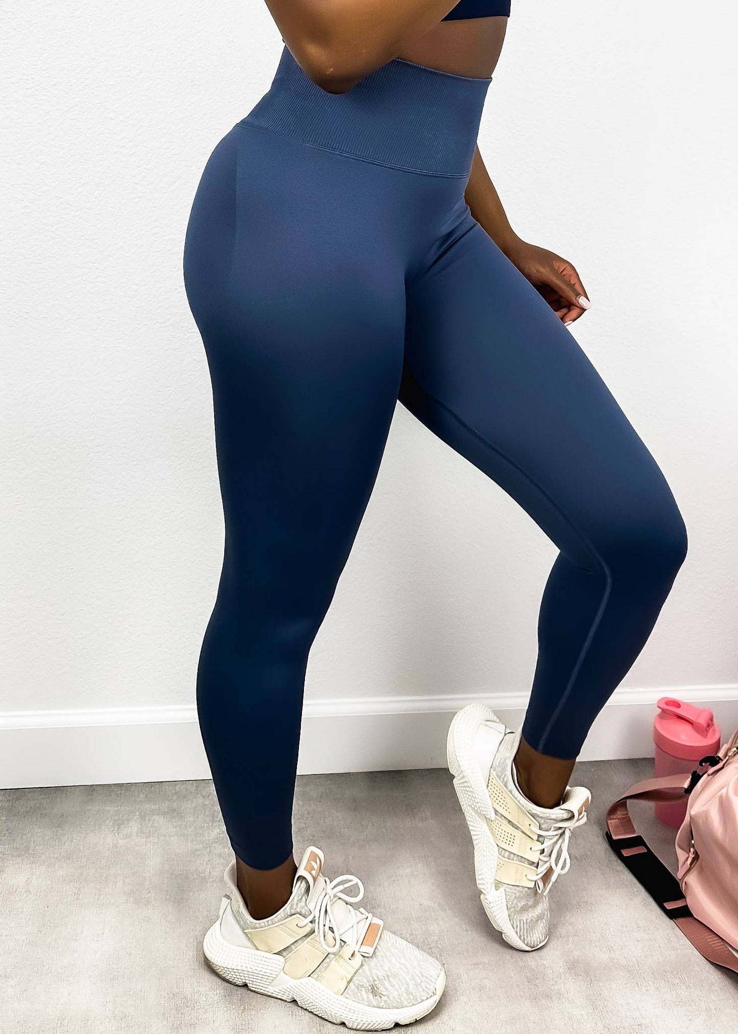 Hip Sculpting & Lifting Yoga Pants: Black / Small 4-6