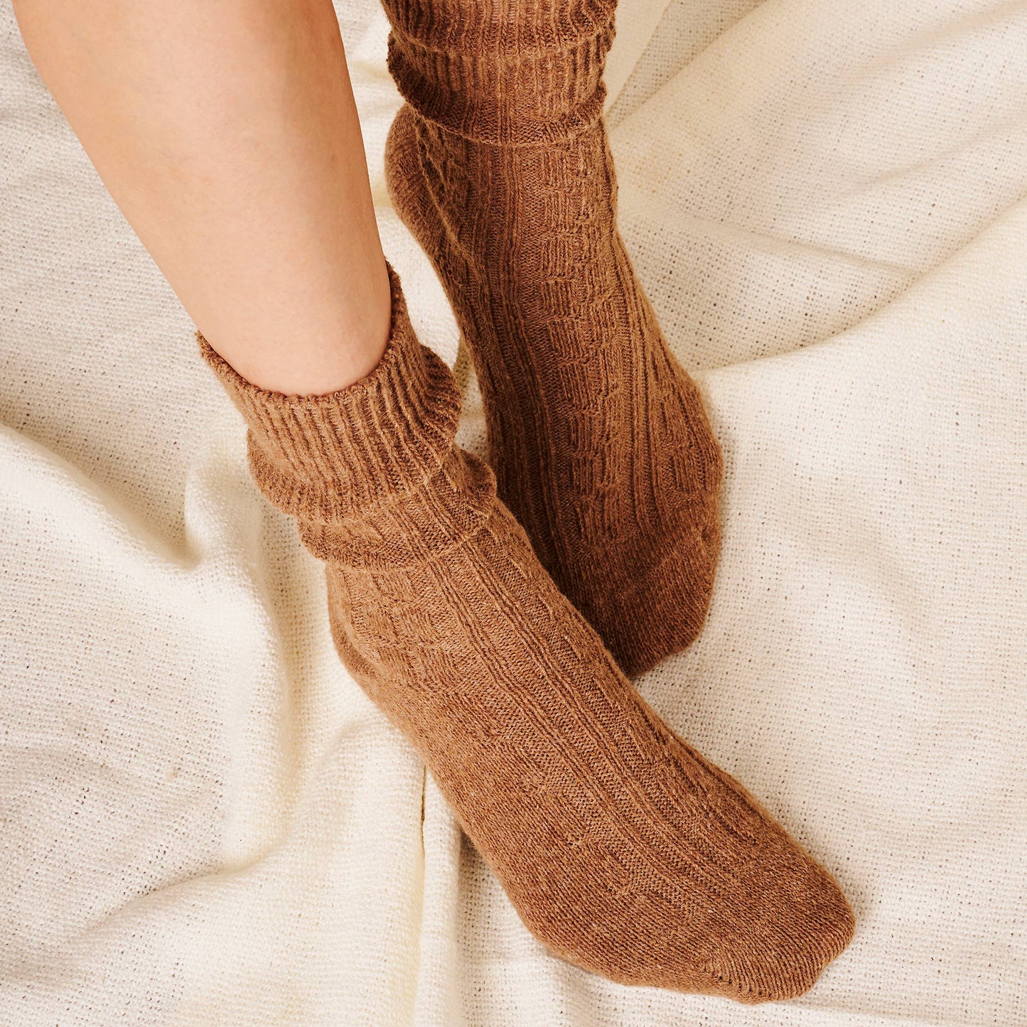 Essential Cable Knit Boot Sock: BLACK / B2210006B