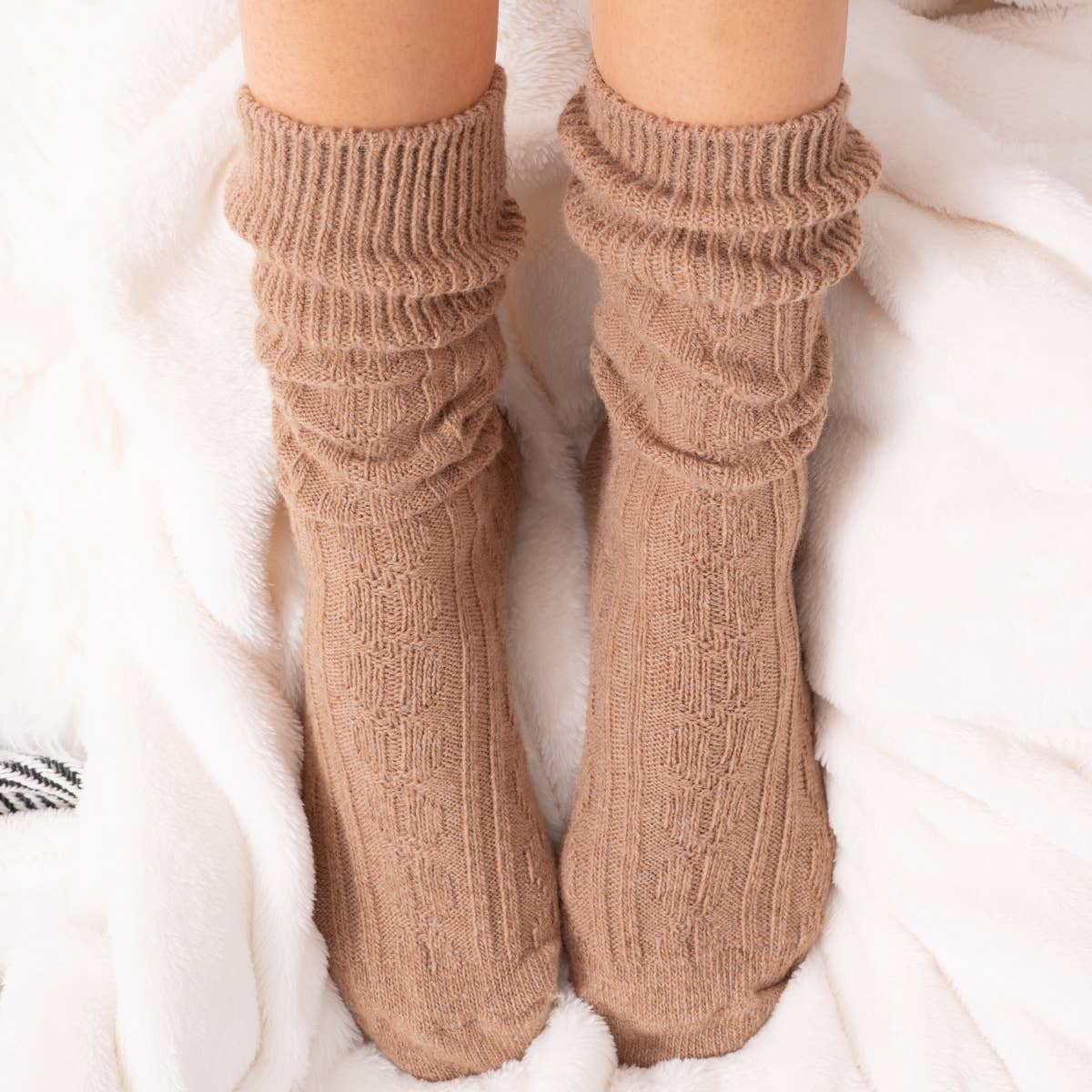 Essential Cable Knit Boot Sock: BLACK / B2210006B