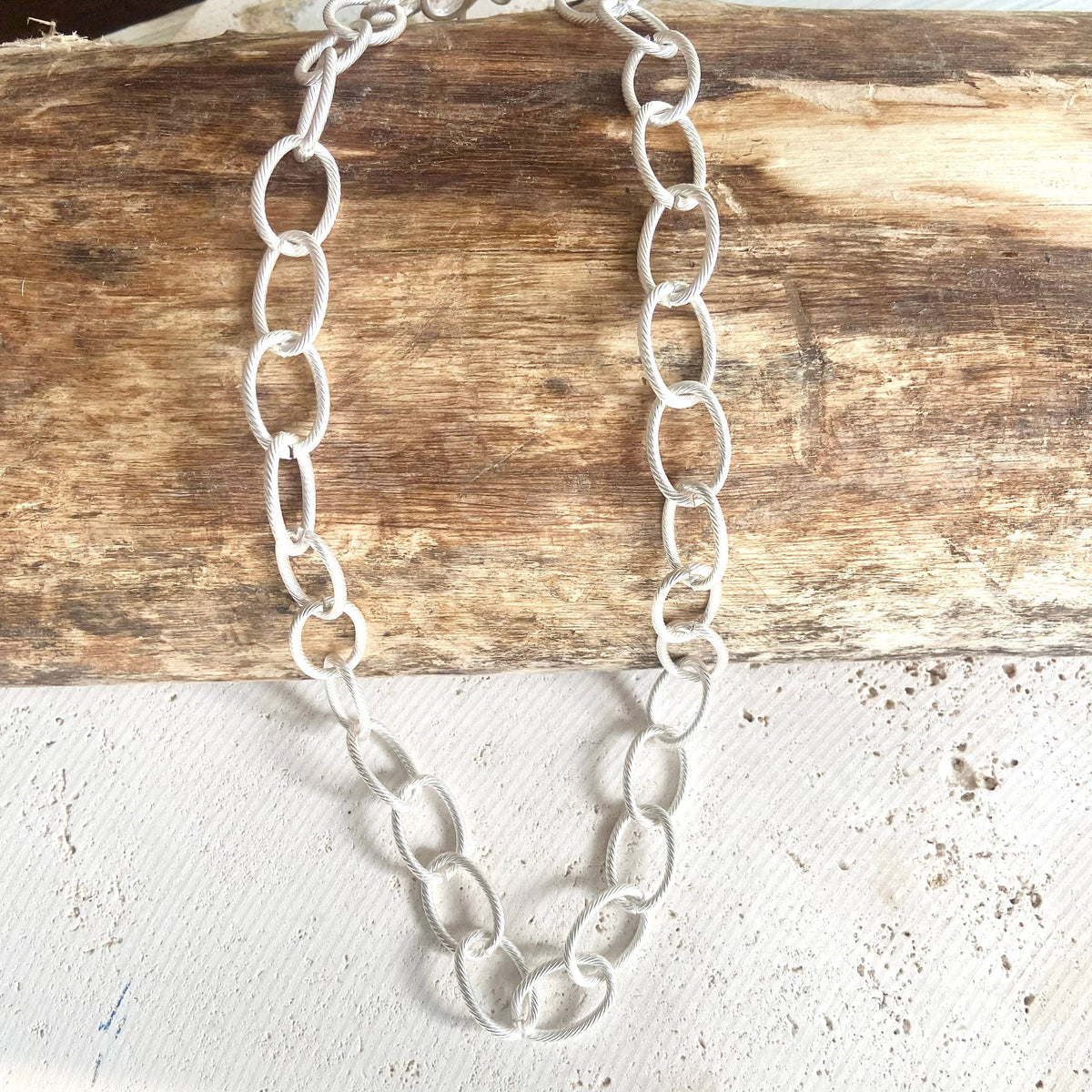 Matte silver chunky oval chain necklace
