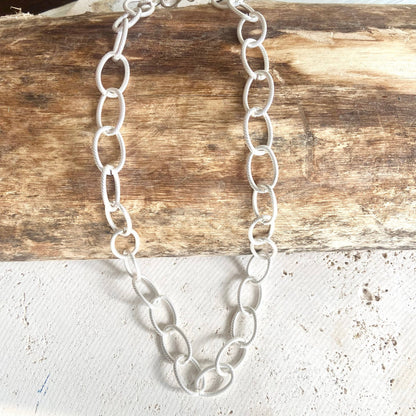 Matte silver chunky oval chain necklace
