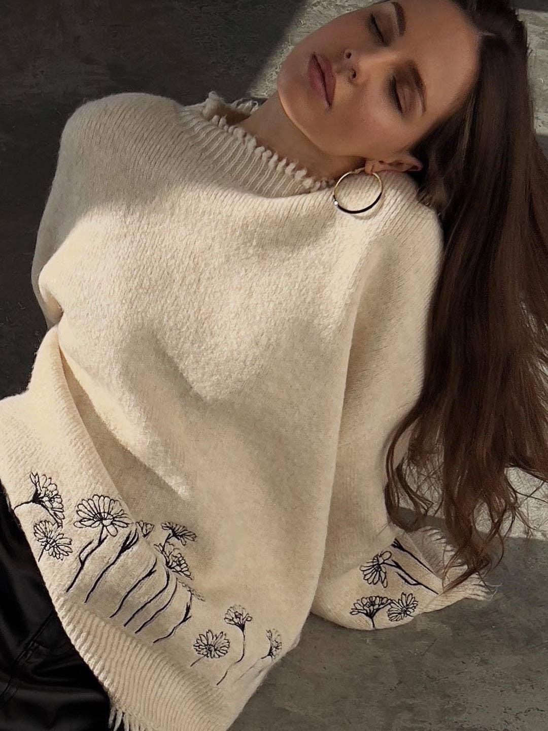 Loose Flower Embroidery Design Contrast Color Sweater