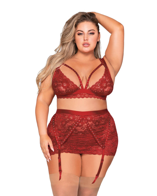 Plus Size Scalloped Lace Bralette, Garterskirt & G-String Se: Garnet / 1X