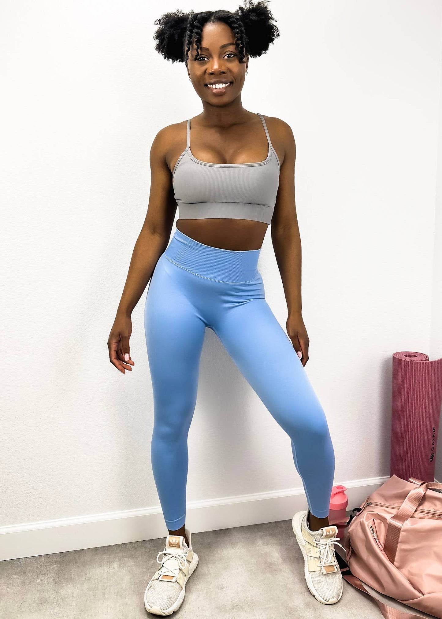 Hip Sculpting & Lifting Yoga Pants: Black / Medium 6-8